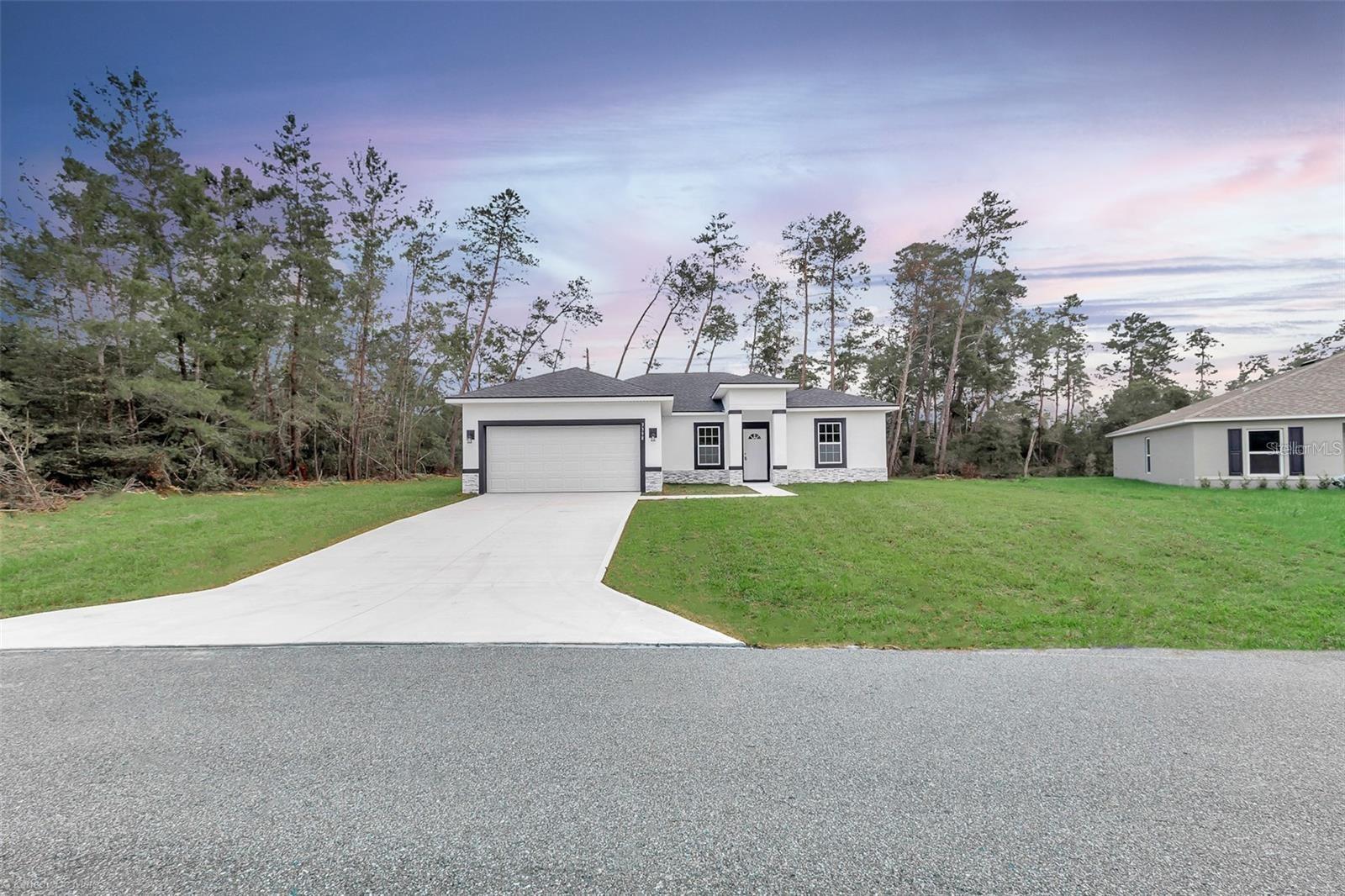 MARION OAKS UN 04 - Residential Lease