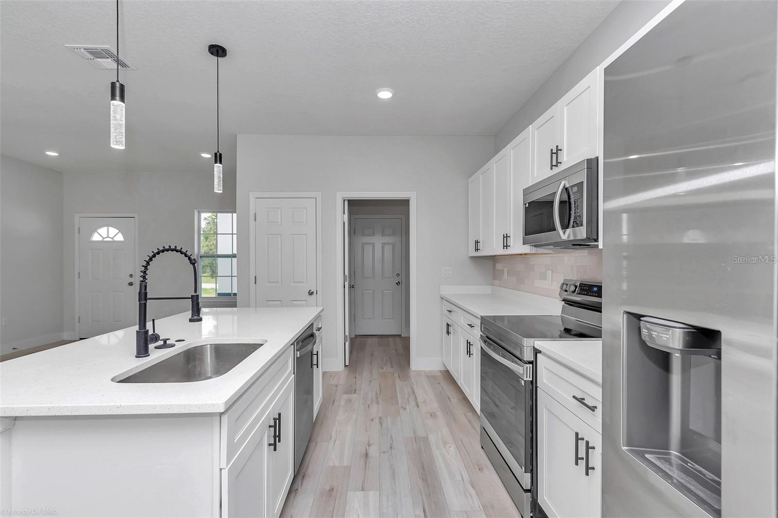 MARION OAKS UN 04 - Residential Lease