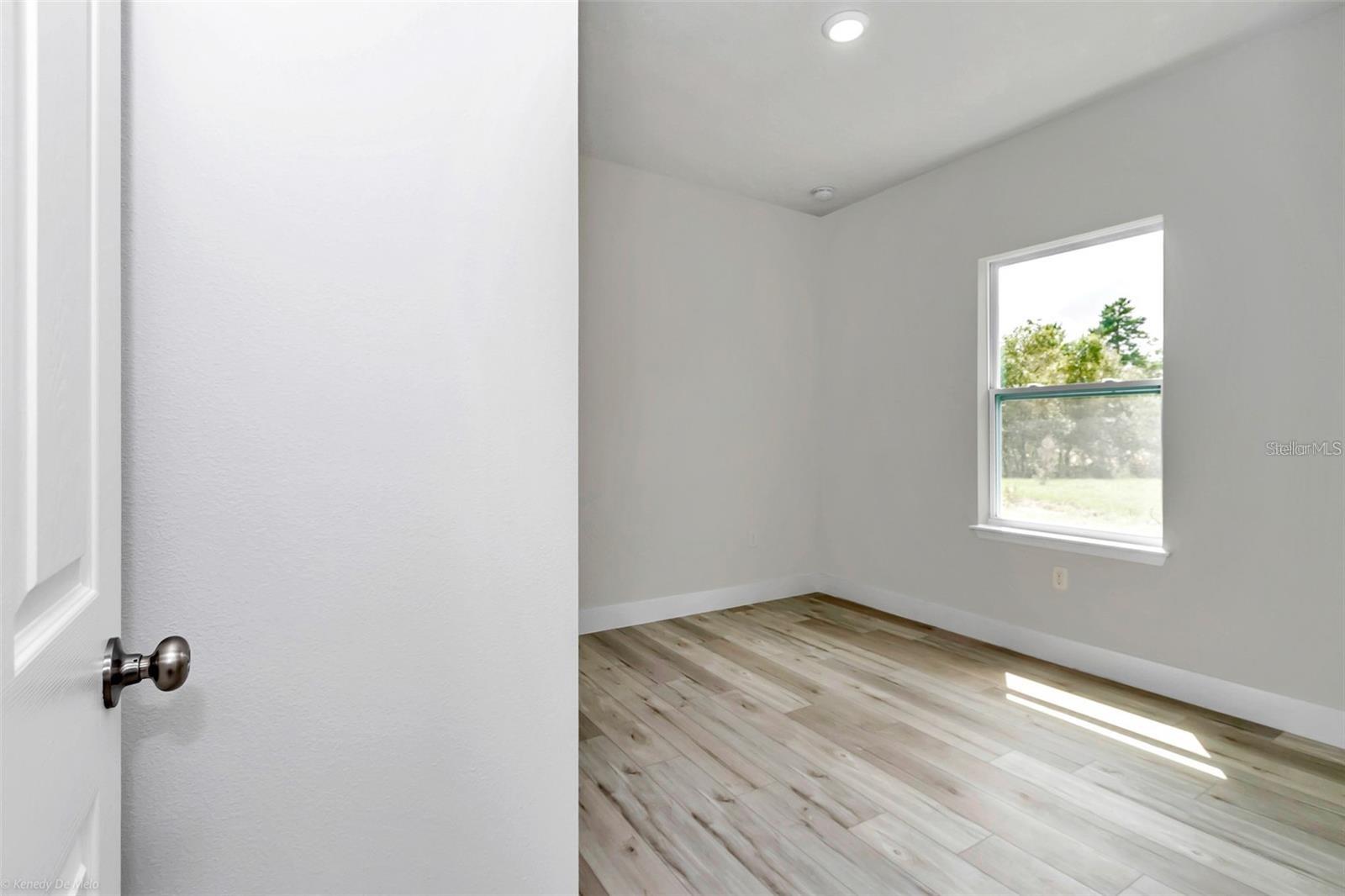MARION OAKS UN 04 - Residential Lease