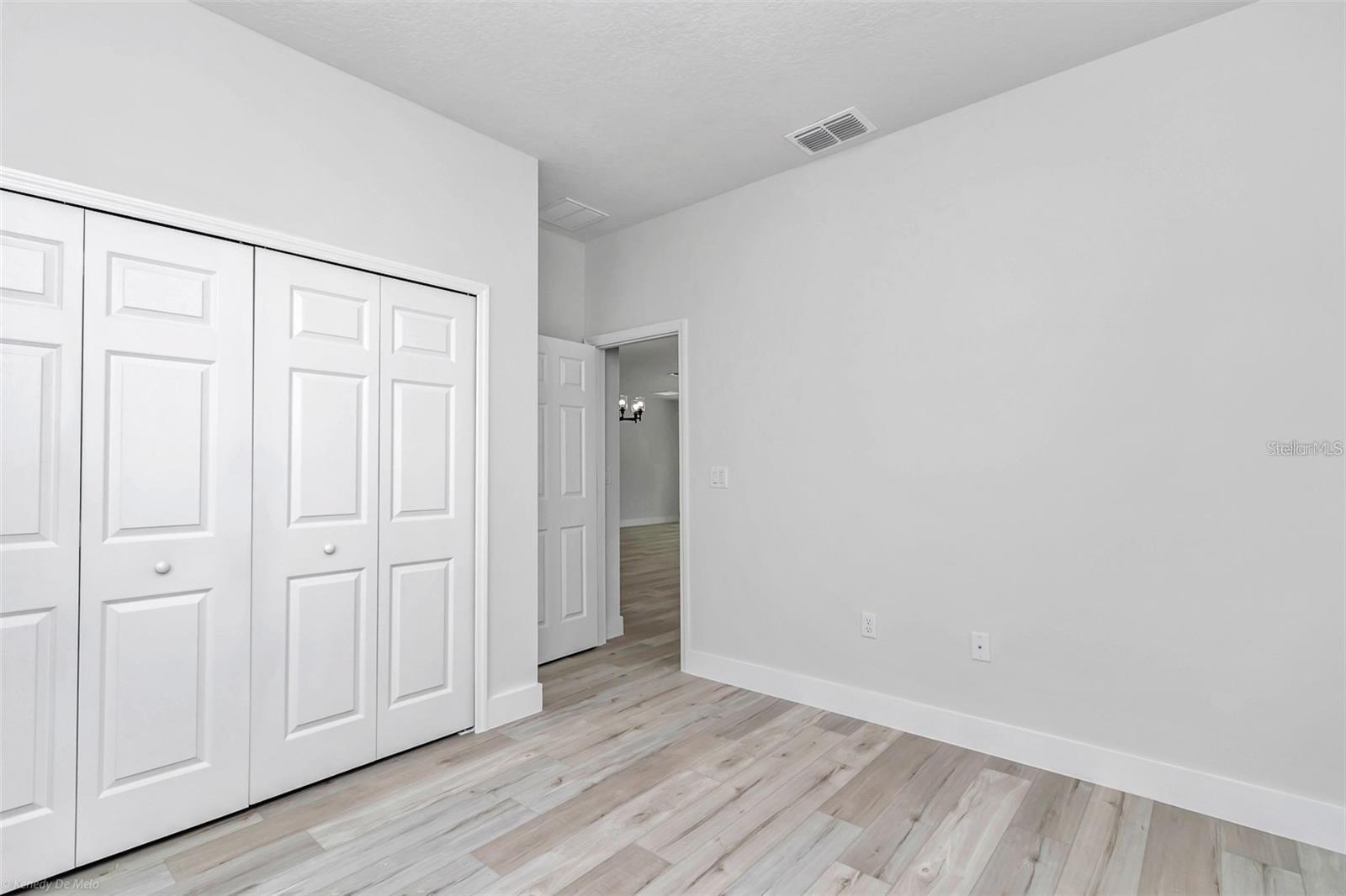 MARION OAKS UN 04 - Residential Lease