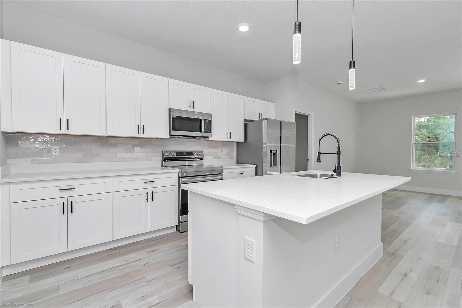 MARION OAKS UN 04 - Residential Lease
