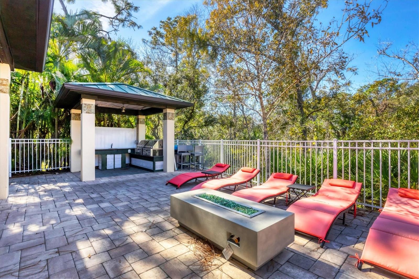 HIDDEN CREEK AT LAKEWOOD RANCH - Residential