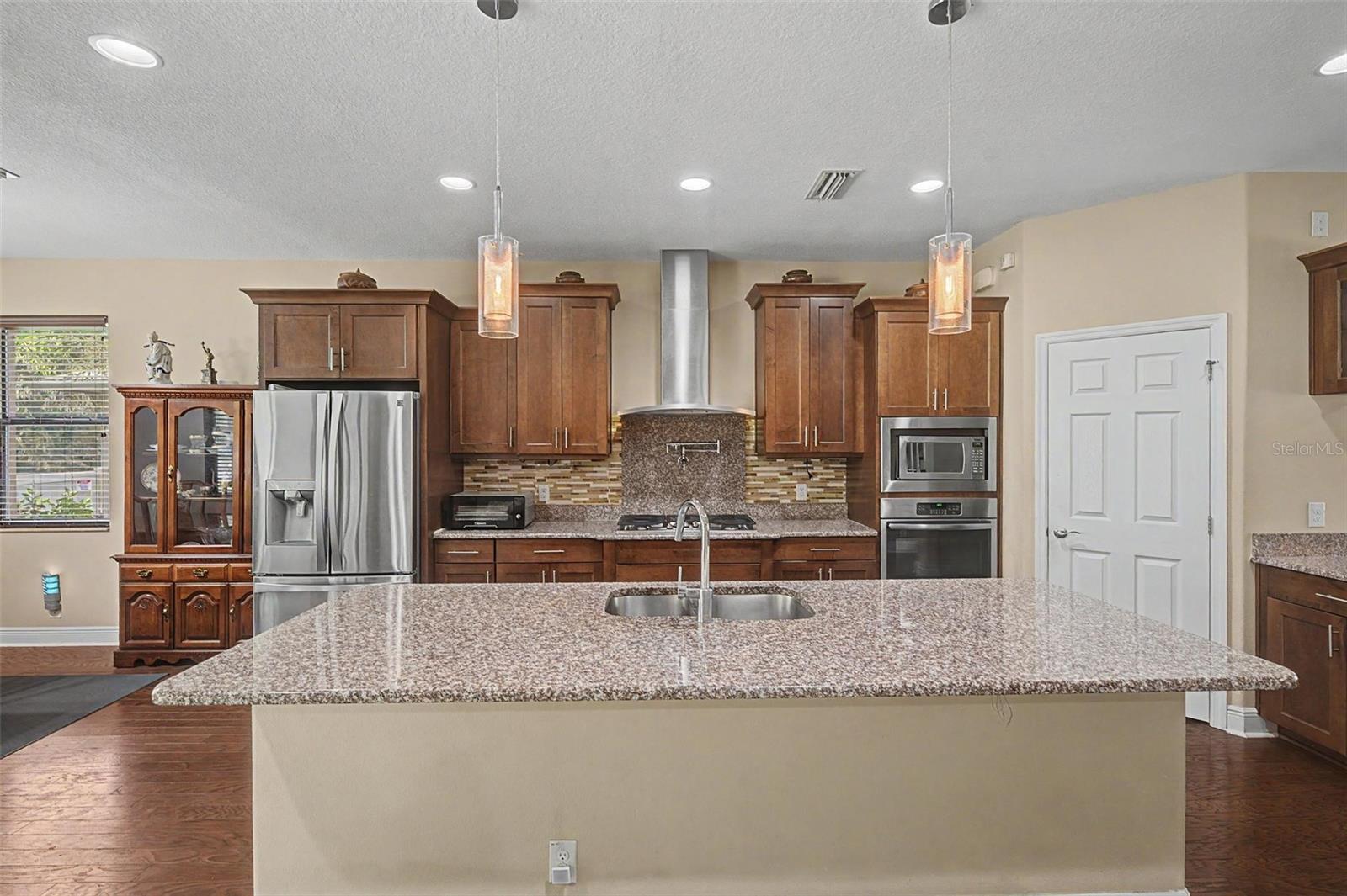 HIGHWOOD ESTATES - Residential