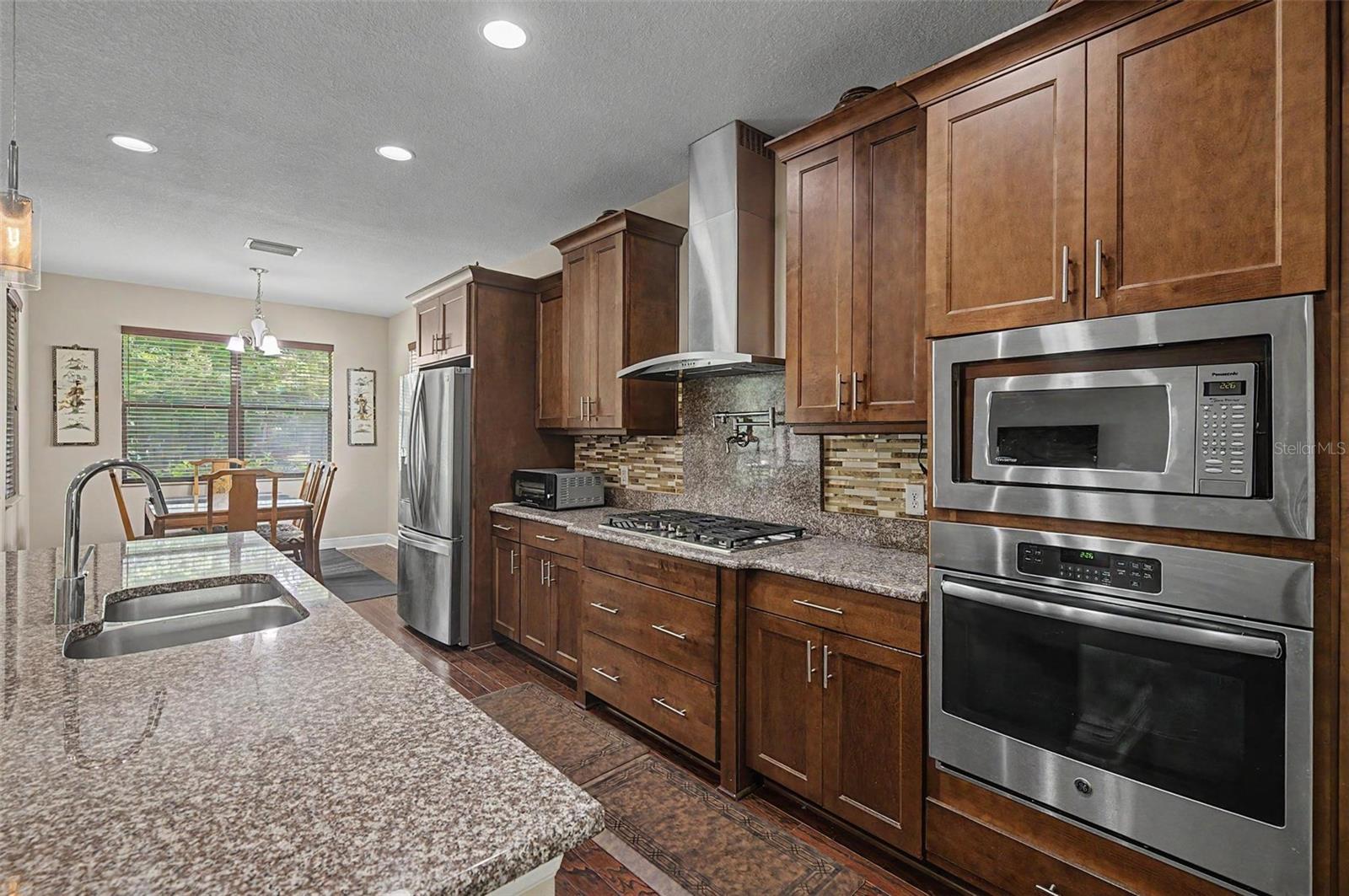 HIGHWOOD ESTATES - Residential