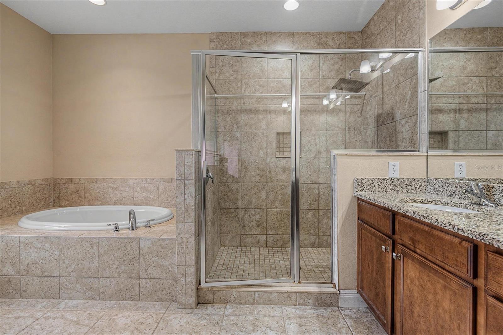 HIGHWOOD ESTATES - Residential