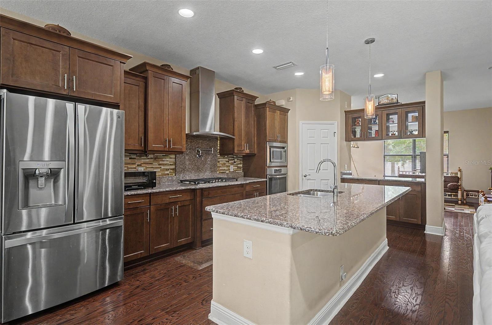 HIGHWOOD ESTATES - Residential