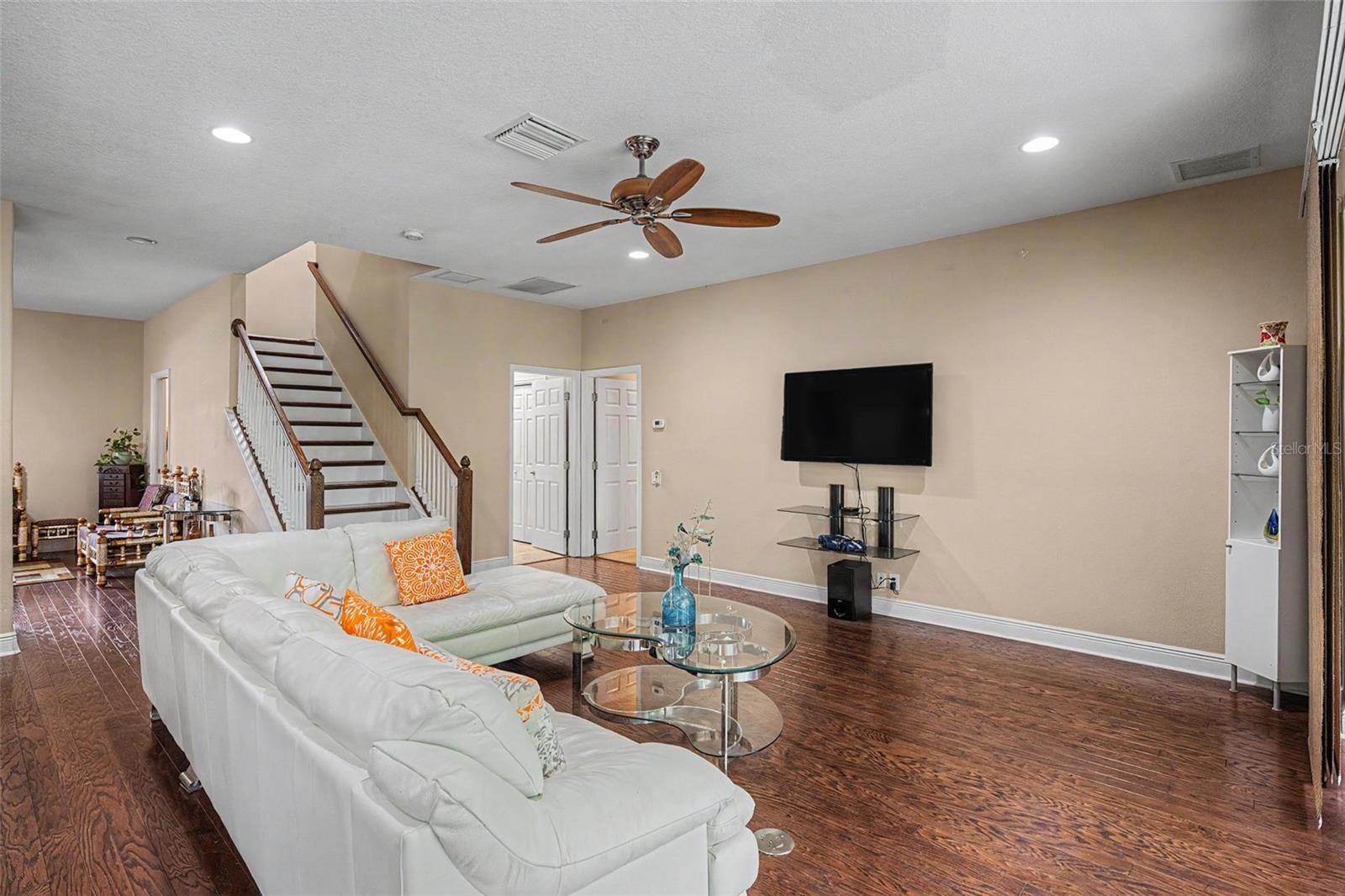 HIGHWOOD ESTATES - Residential