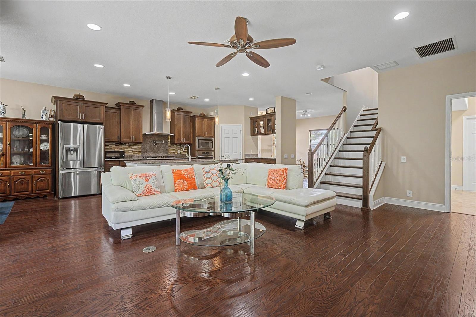 HIGHWOOD ESTATES - Residential