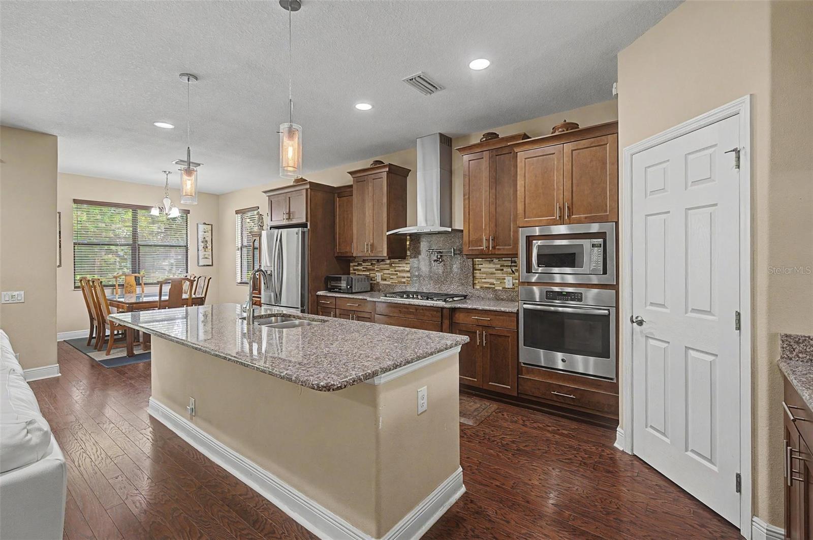 HIGHWOOD ESTATES - Residential