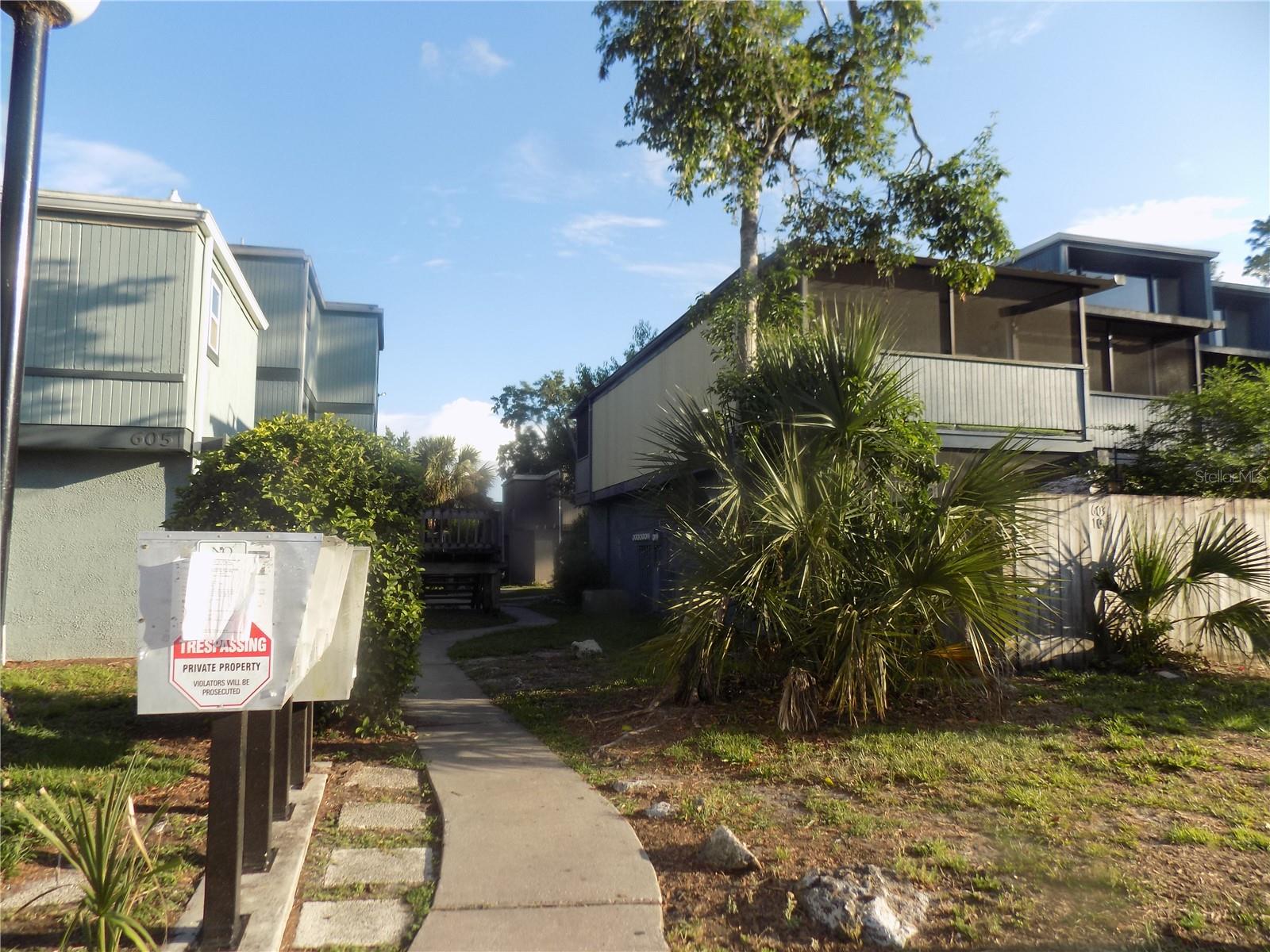Sparrow condo has 2B and 2 full baths upstairs, plus pool, tennis court, basketball court, clubhouse with fitness room.  Move in is 1st & deposit (1350 x 2).  Income must be close or more than 3 x the rent amount.  No dogs allowed by Hoa 'r rules.  No current or eviction less than 5 years ago.  Conveniently close to Home Depot, Publix, groceries, University of Florida, North Florida Hospitals, Walgreens and restaurants.
