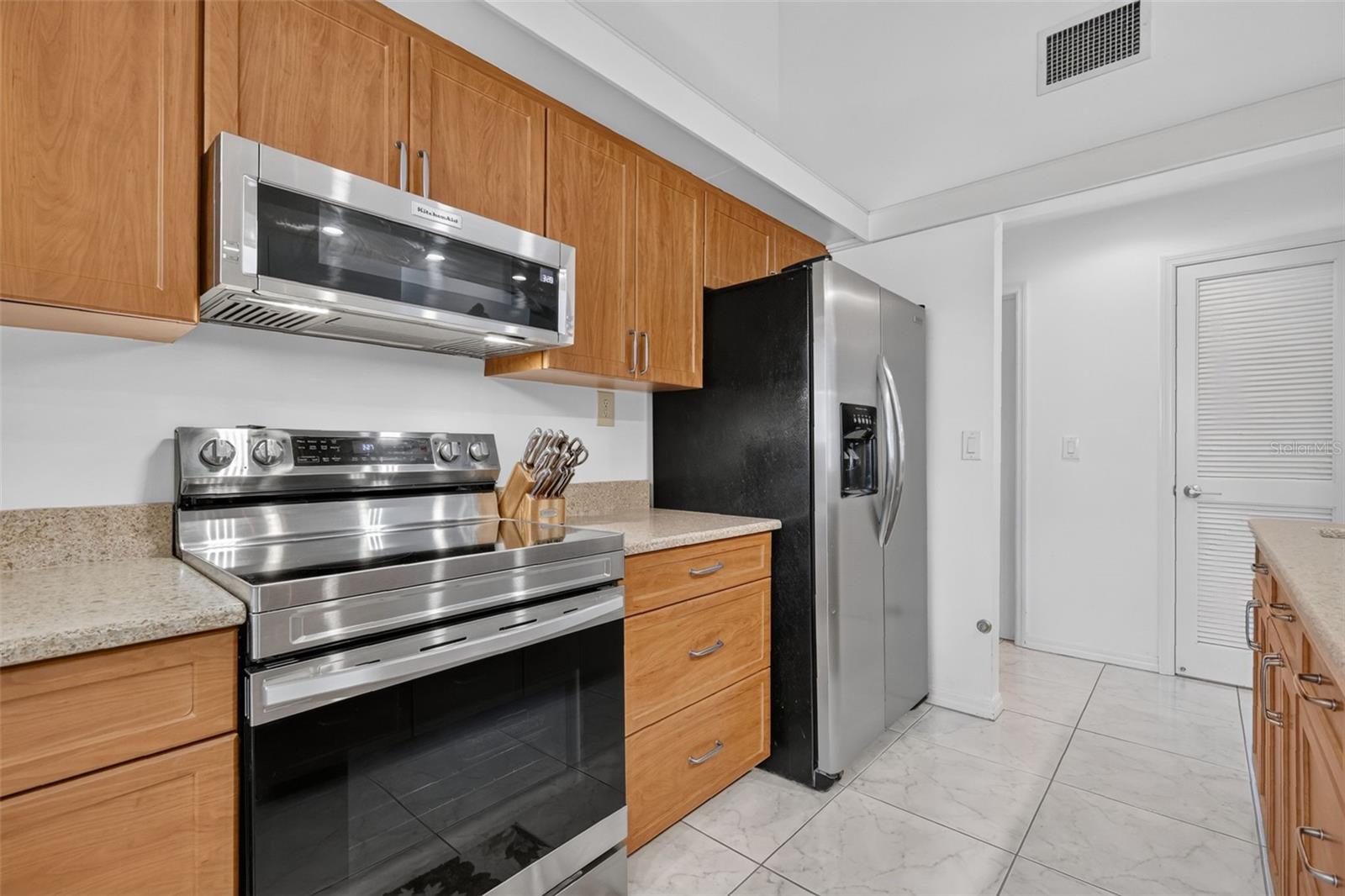 EUSTIS TOWNHILL - Residential