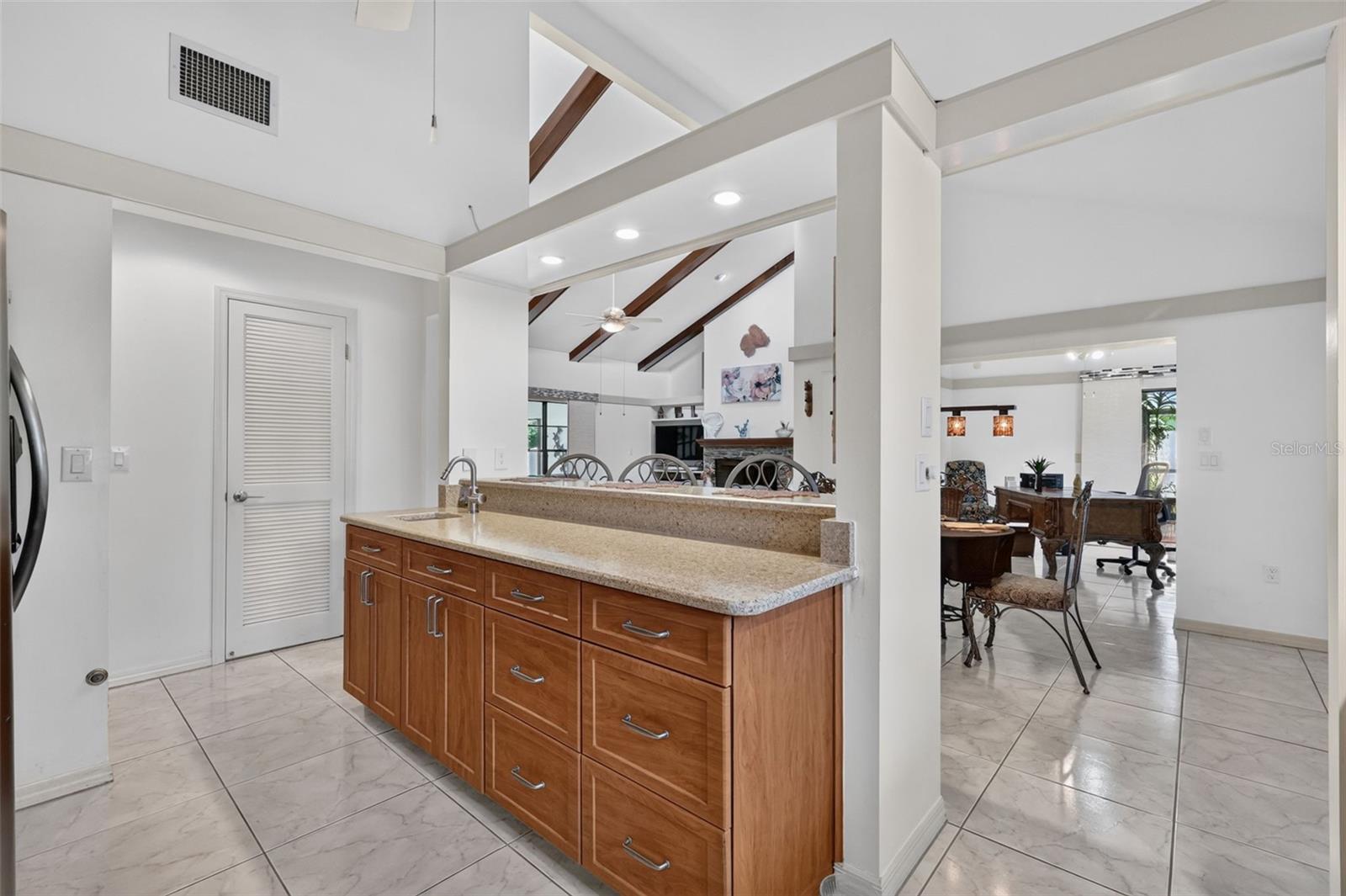 EUSTIS TOWNHILL - Residential