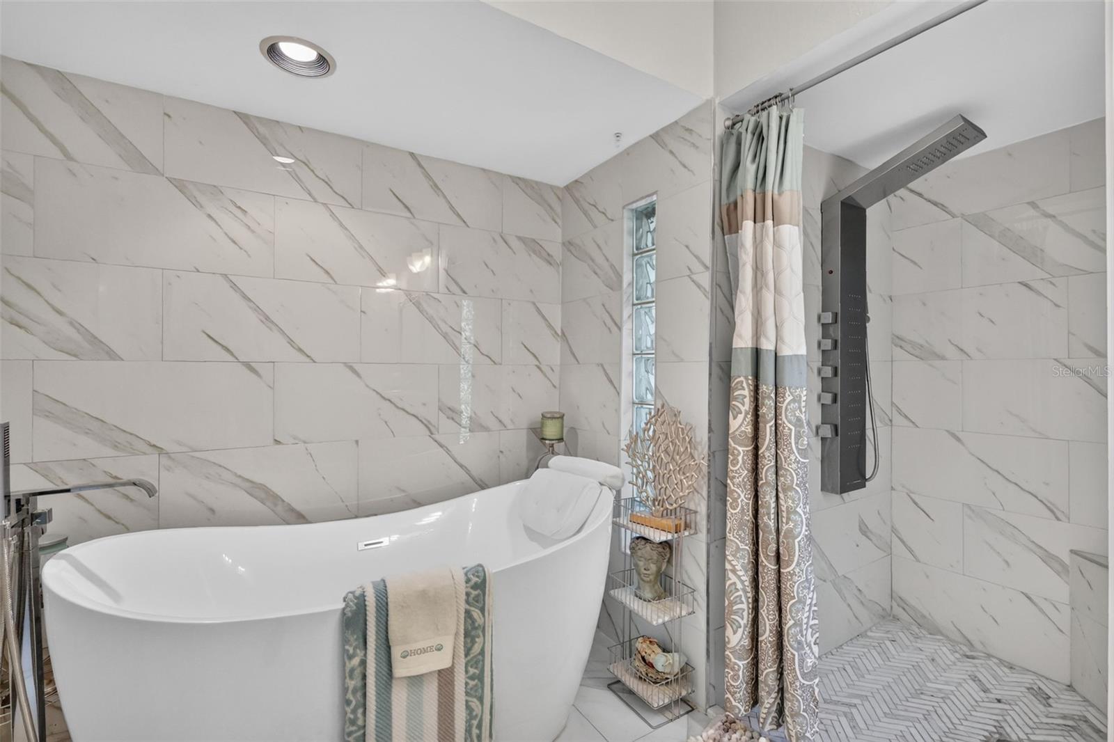 EUSTIS TOWNHILL - Residential