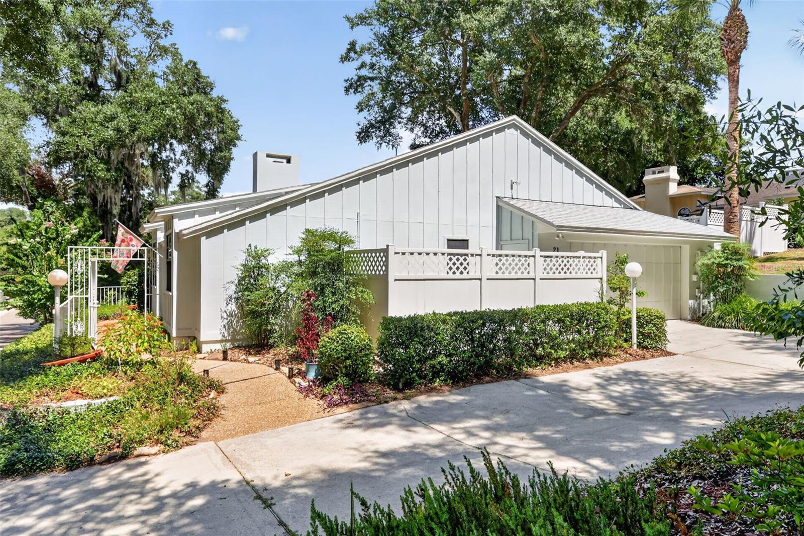 EUSTIS TOWNHILL - Residential