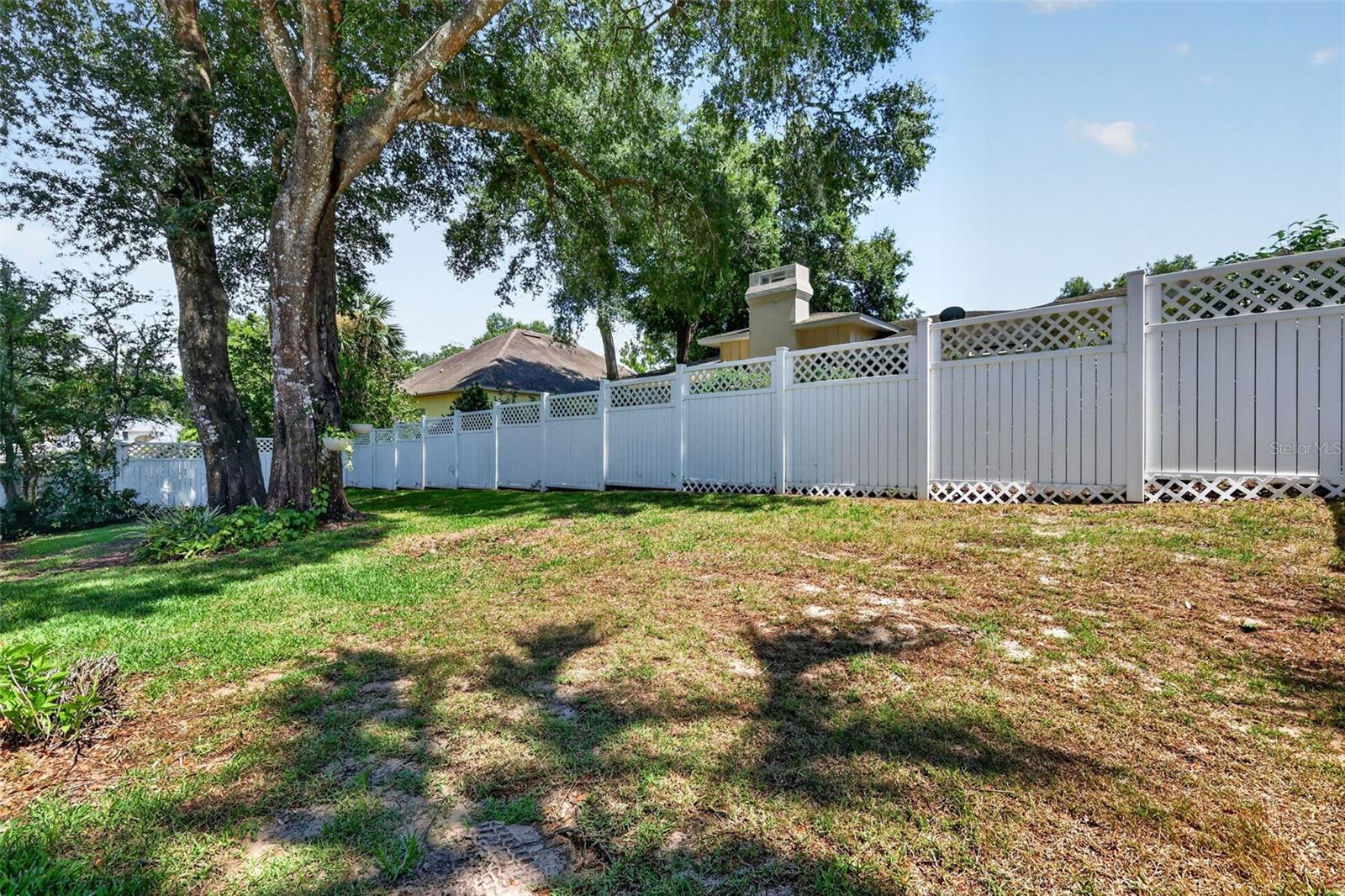EUSTIS TOWNHILL - Residential