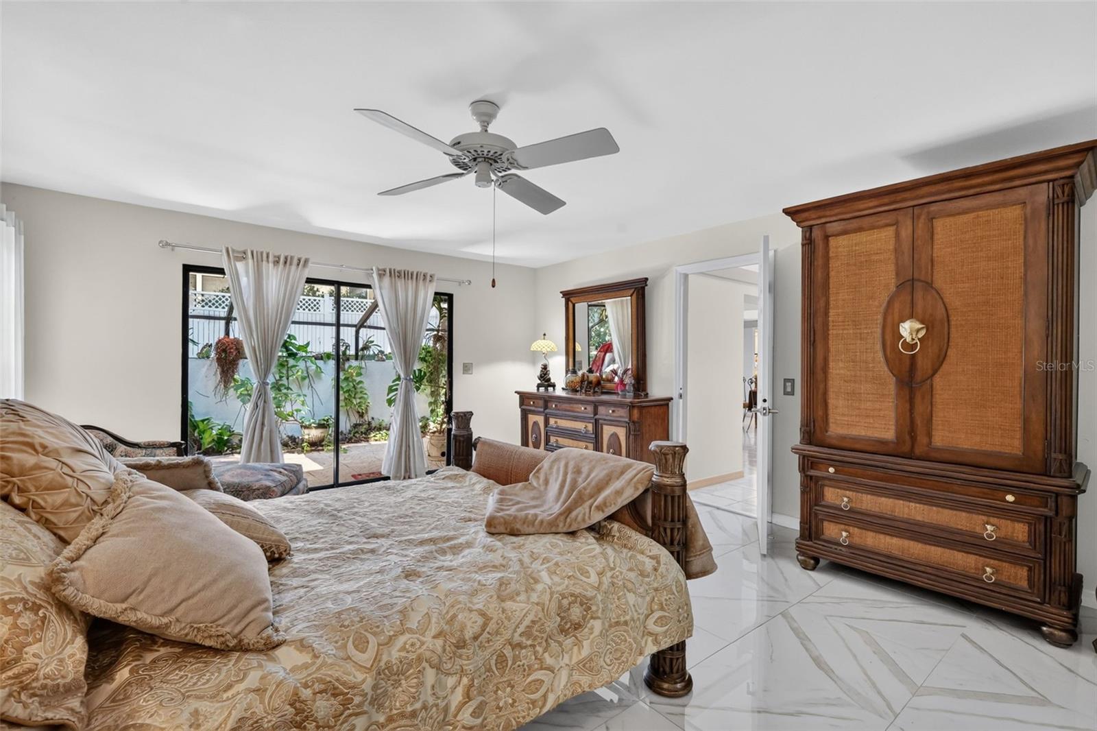 EUSTIS TOWNHILL - Residential