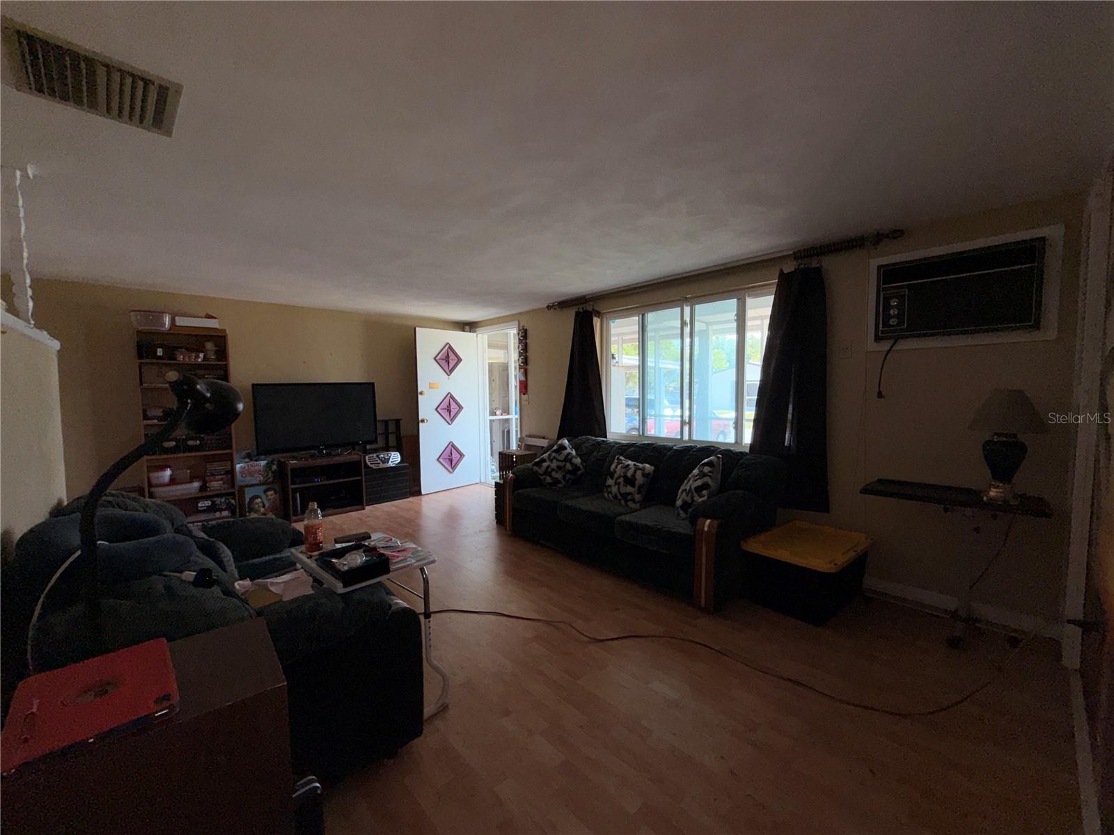 BEVERLY HILLS UNIT 04 - Residential