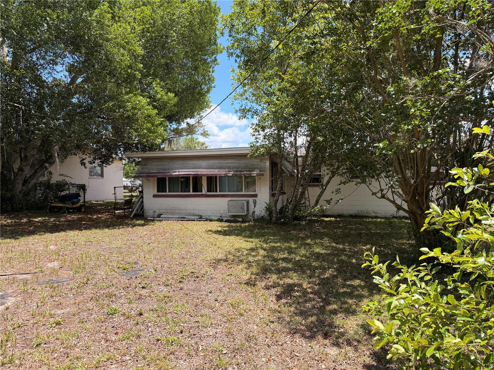BEVERLY HILLS UNIT 04 - Residential
