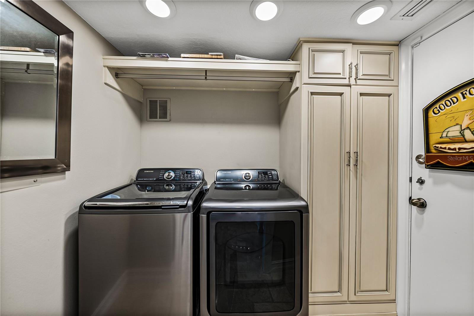 SEAMARK CONDO - Residential