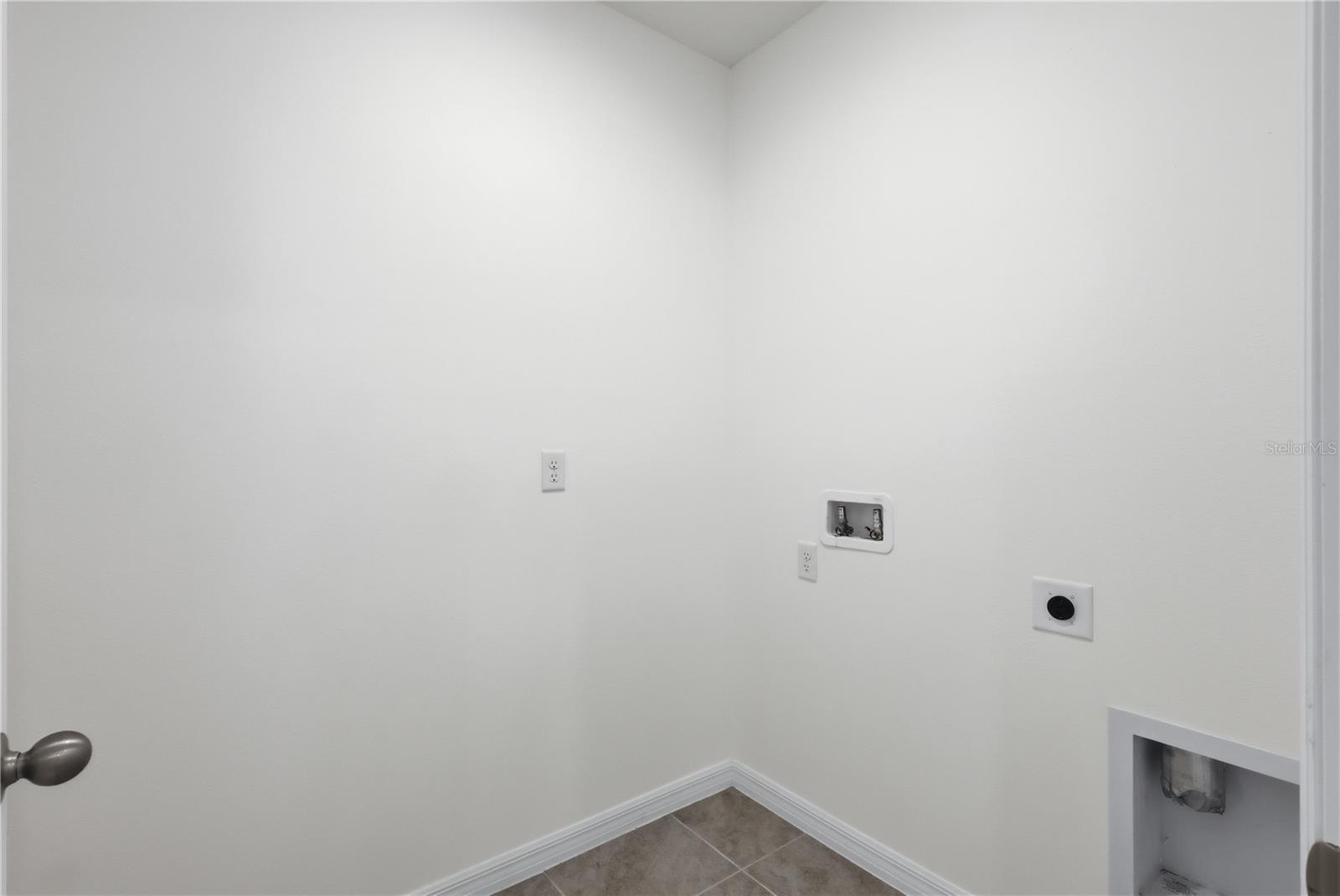 CYPRESS PARK ESTATES - Residential Lease