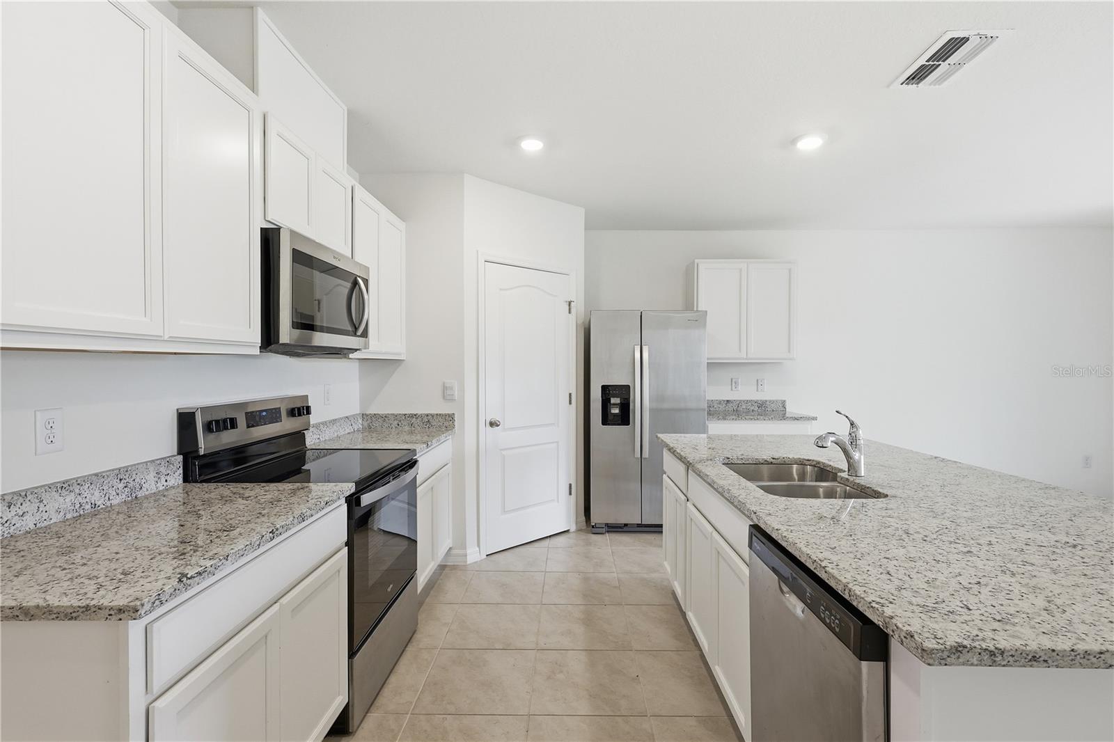 CYPRESS PARK ESTATES - Residential Lease