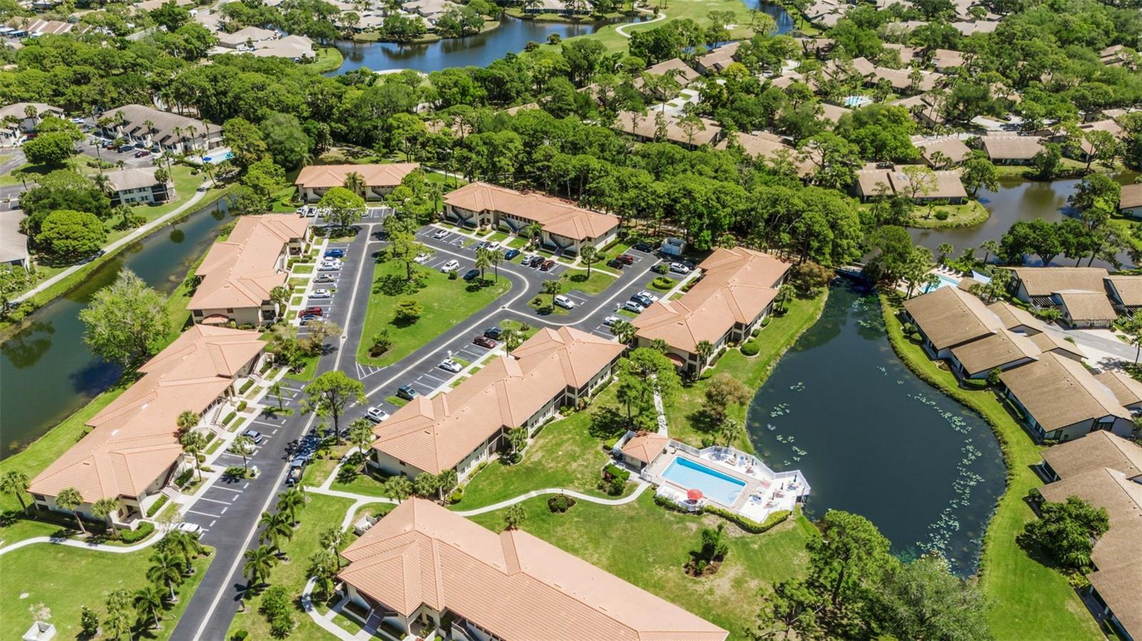 VILLAGE LAKE - Residential