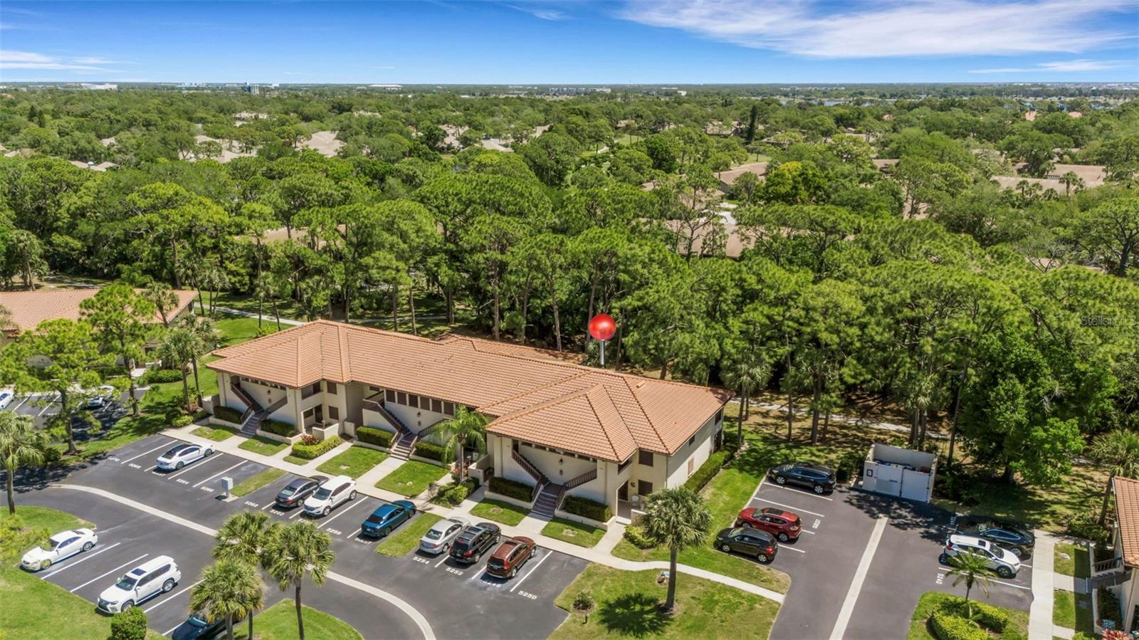 VILLAGE LAKE - Residential