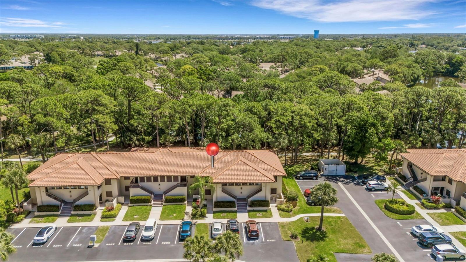 VILLAGE LAKE - Residential