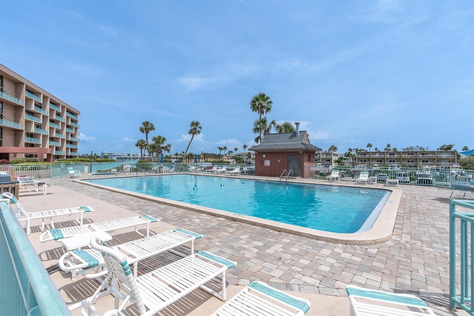 KEY CAPRI CONDO - Residential