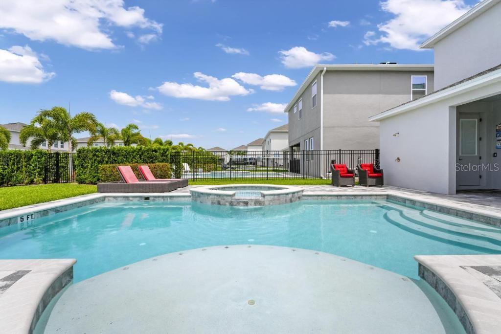 REUNION WEST PH 4 - Residential