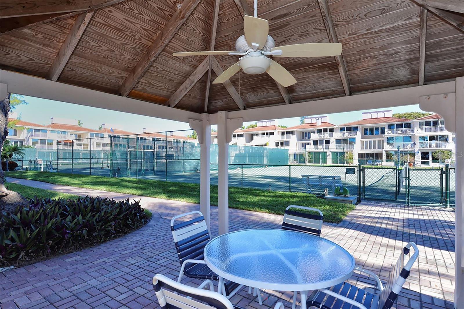CLUB LONGBOAT BEACH & TENNIS - Residential