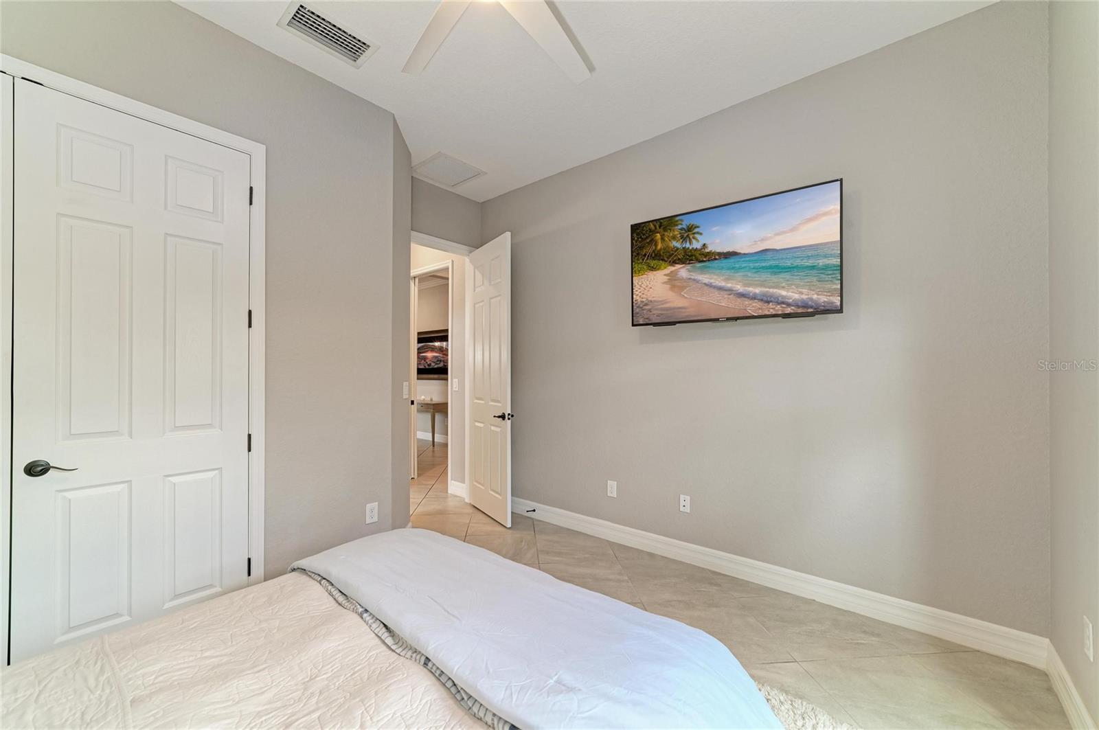 LAKEWOOD NATIONAL - Residential