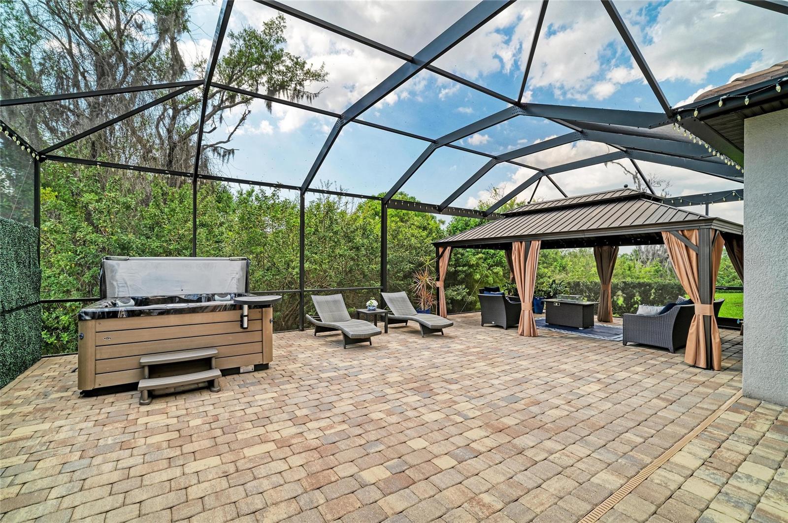 LAKEWOOD NATIONAL - Residential
