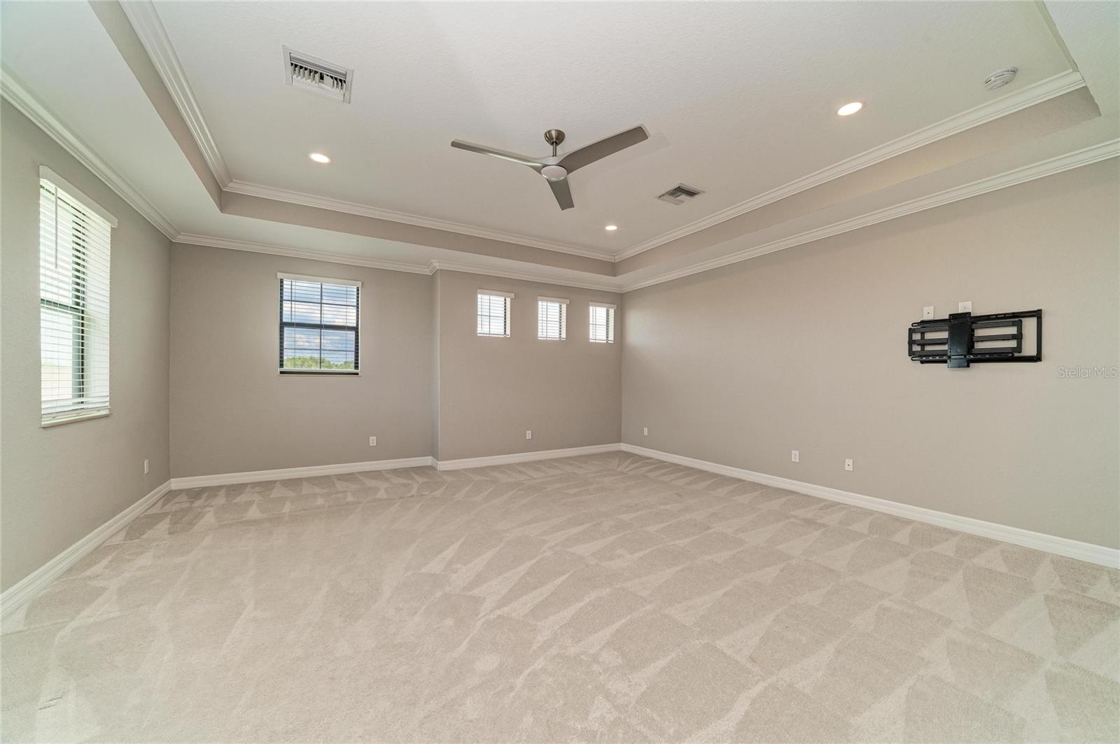 LAKEWOOD NATIONAL - Residential
