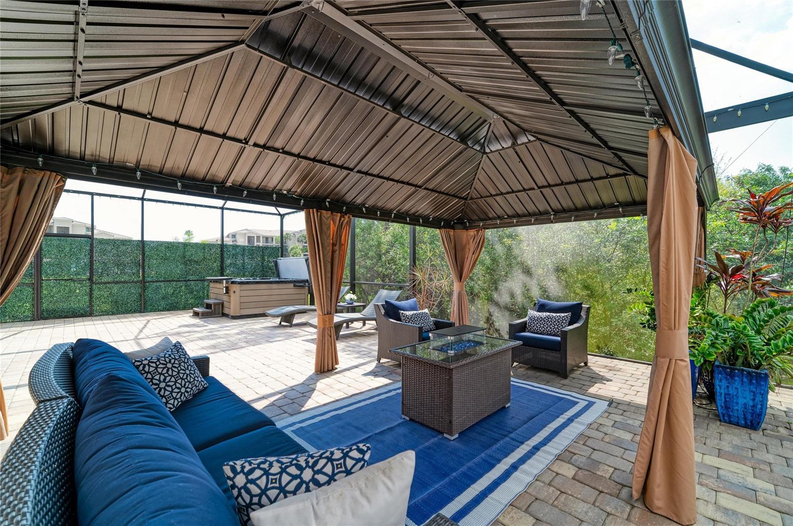 LAKEWOOD NATIONAL - Residential