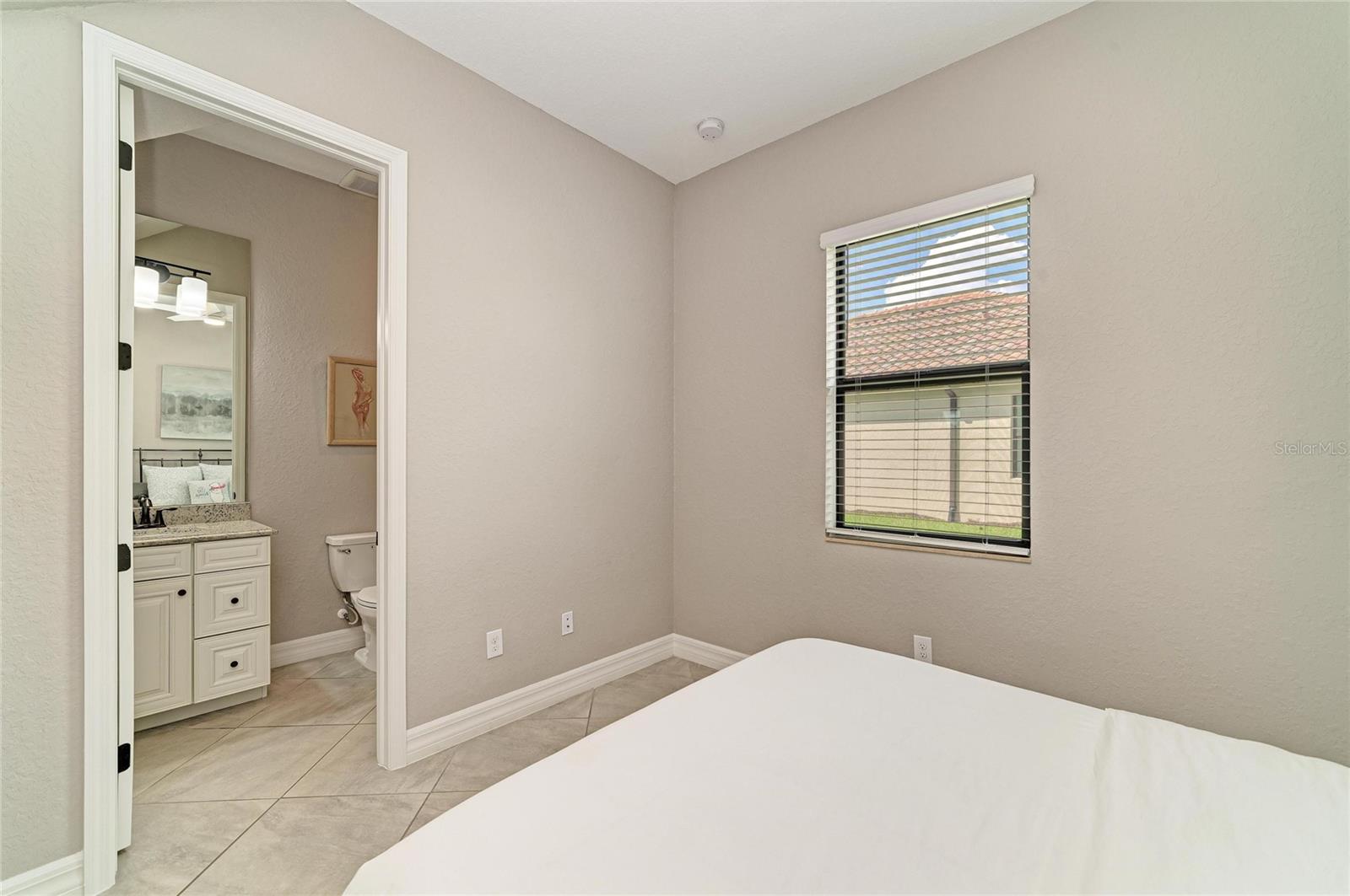 LAKEWOOD NATIONAL - Residential