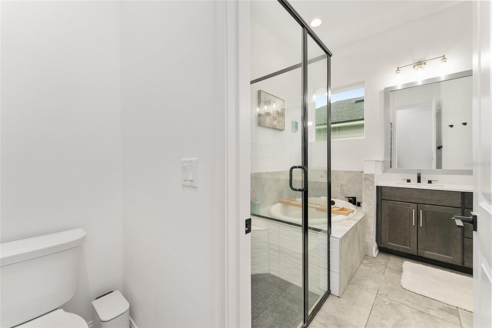 OAKMONT PH 3 PB 35 PG 60 - Residential