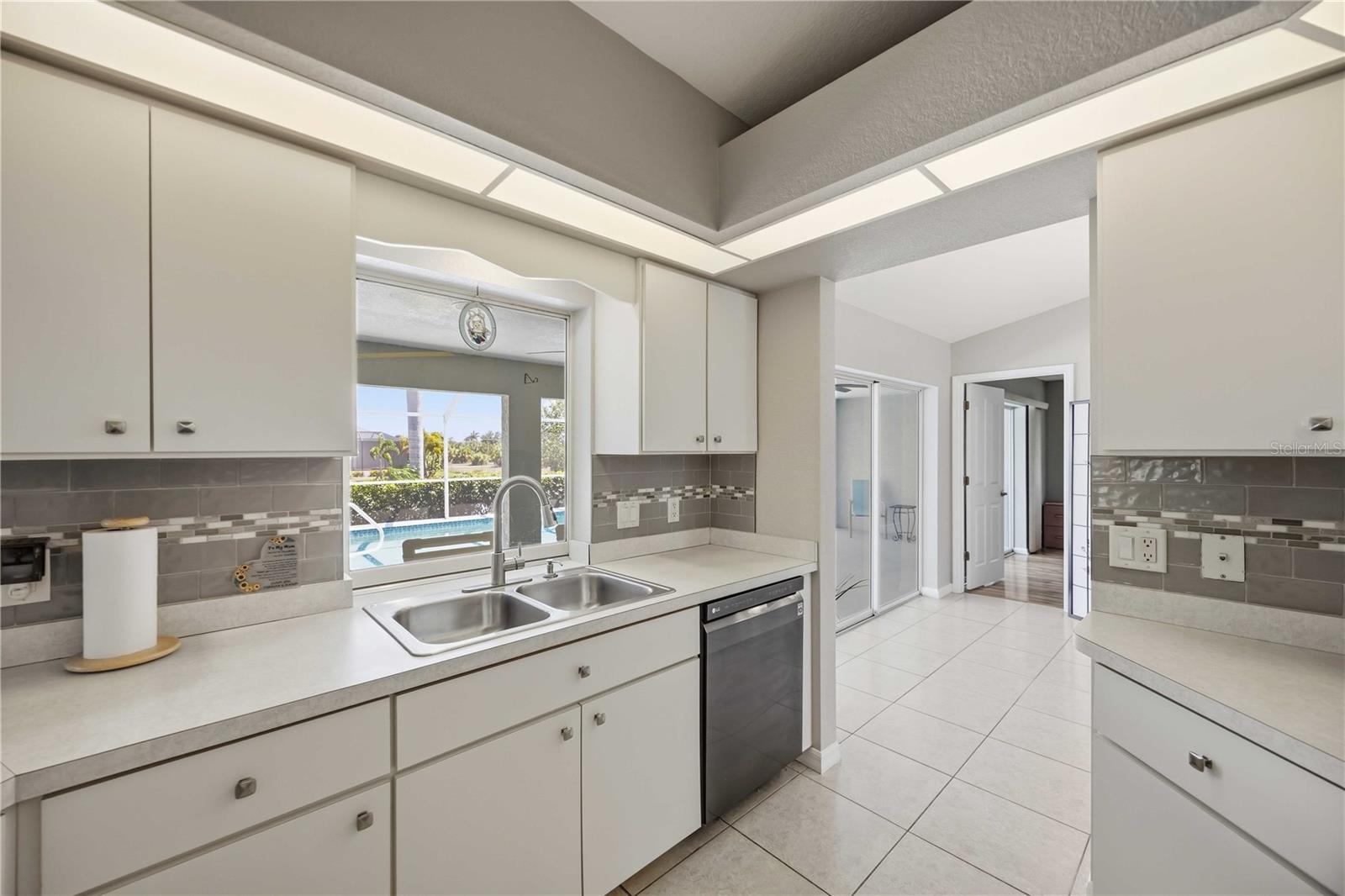SOUTH GULF COVE - Residential