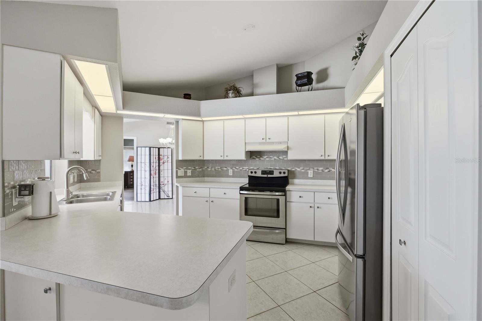 SOUTH GULF COVE - Residential