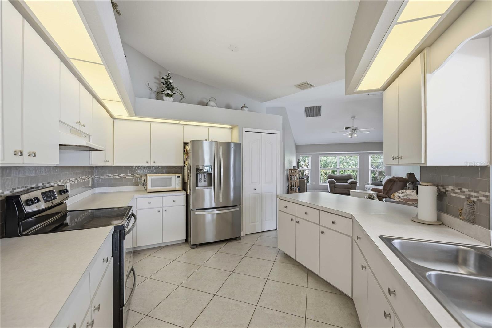 SOUTH GULF COVE - Residential