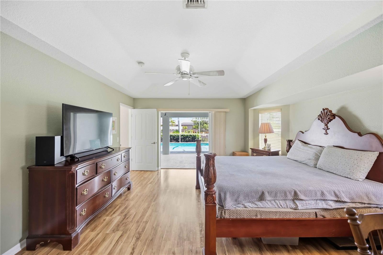 SOUTH GULF COVE - Residential