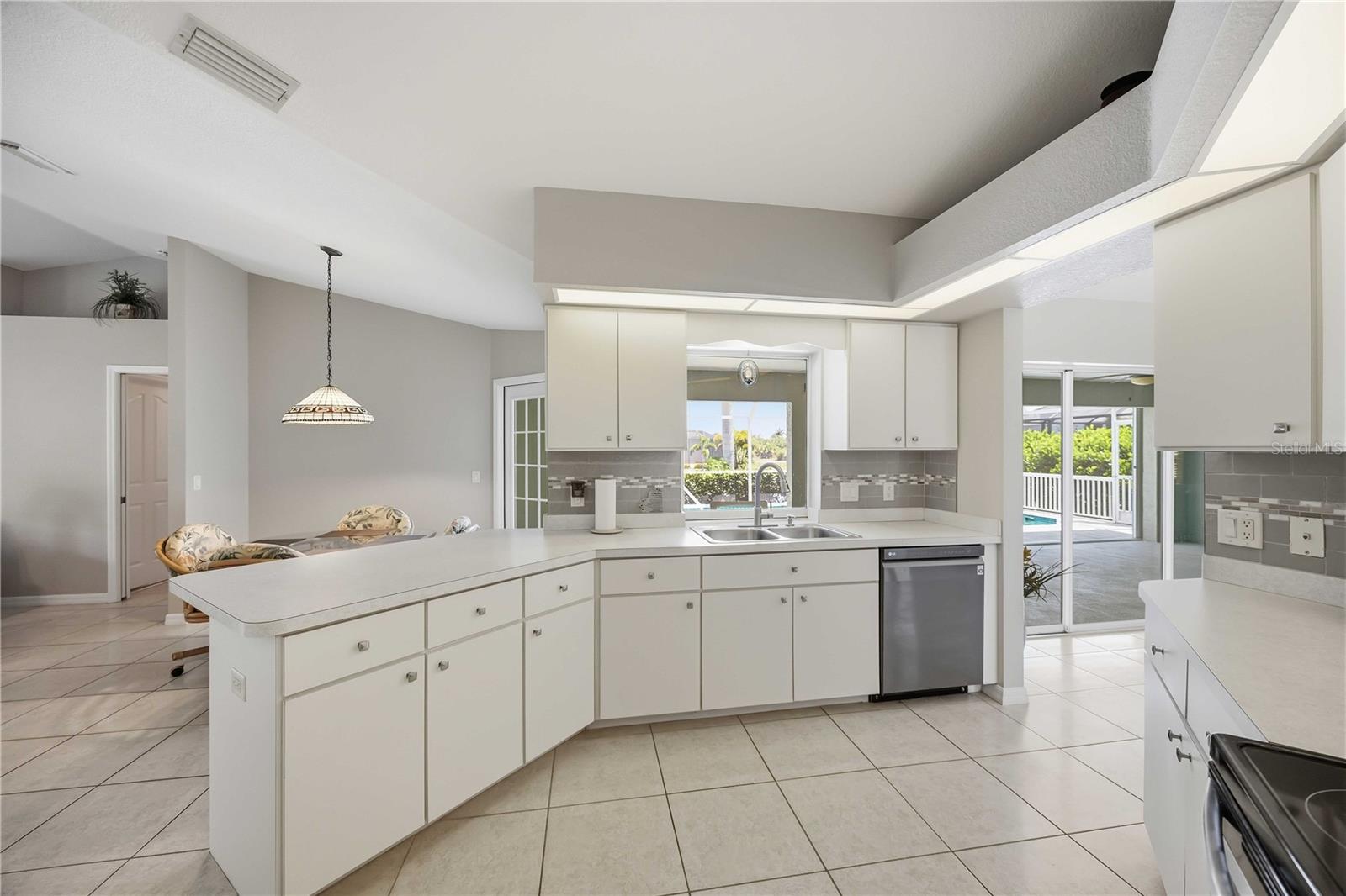 SOUTH GULF COVE - Residential