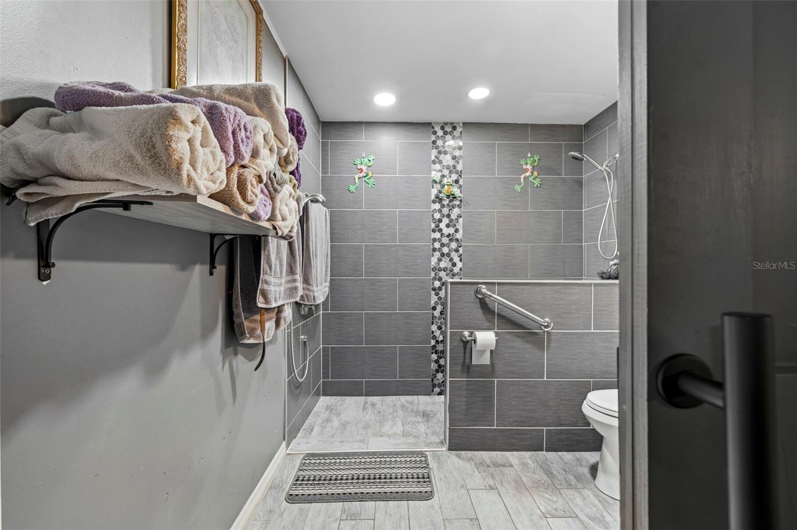 J Q LOGUE PROP - Residential