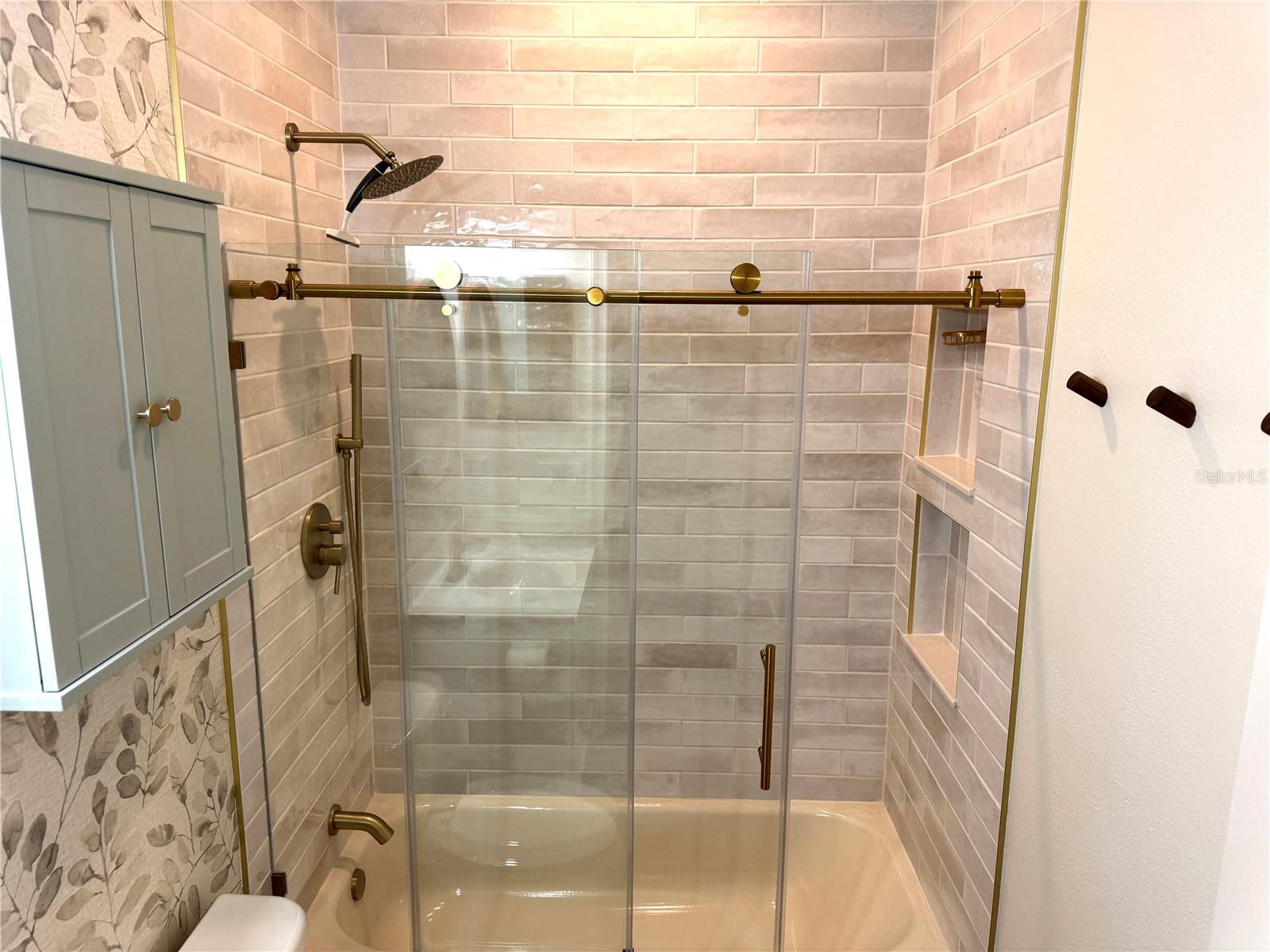 ENCLAVE AT RAMBLE CREEK - Residential