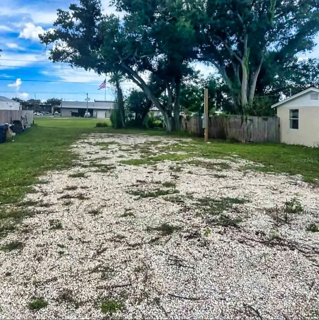 VENICE GROVES - Land