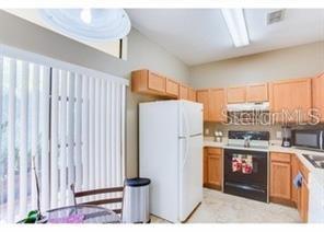 RESERVE/LAKEVIEW CONDO - Residential Lease