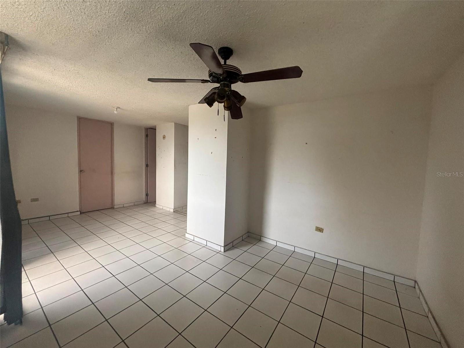 COND FRENCH PLAZA - Residential
