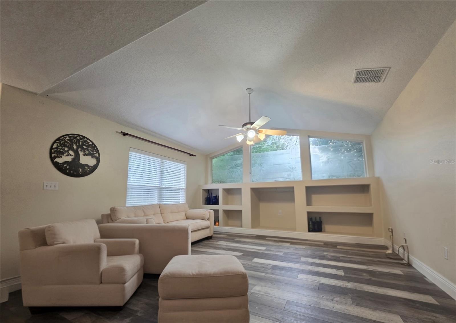 VISTAS 3RD ADD SUB - Residential