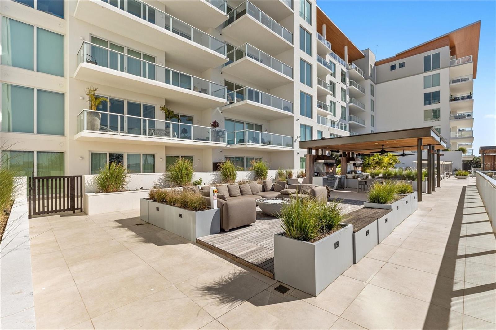SERENA BY THE SEA - Residential