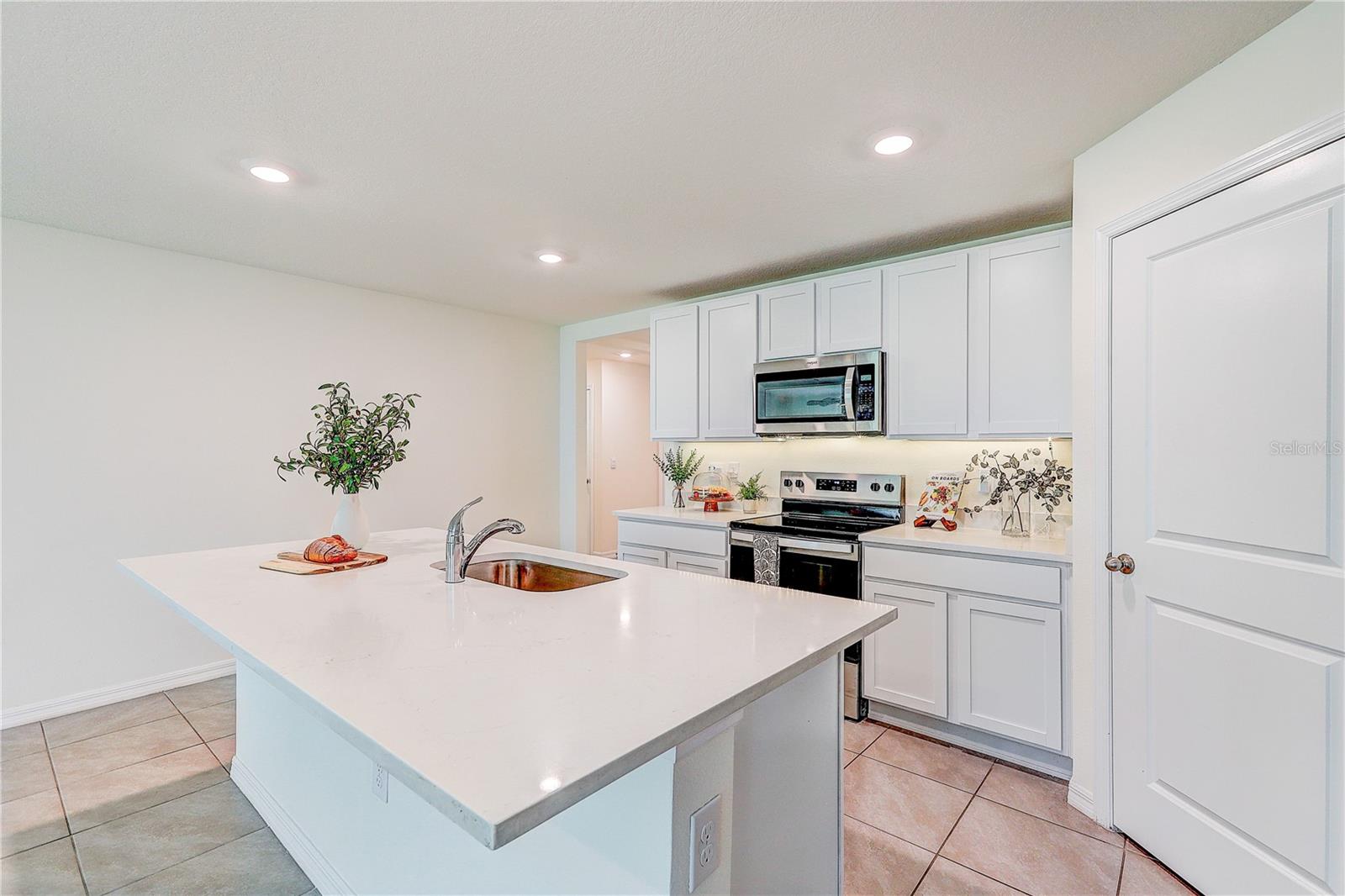 SPRING HILL - Residential